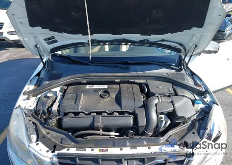 2013 Volvo Xc60 3.2 from USA, damaged, VIN YV4952DL1D2443435